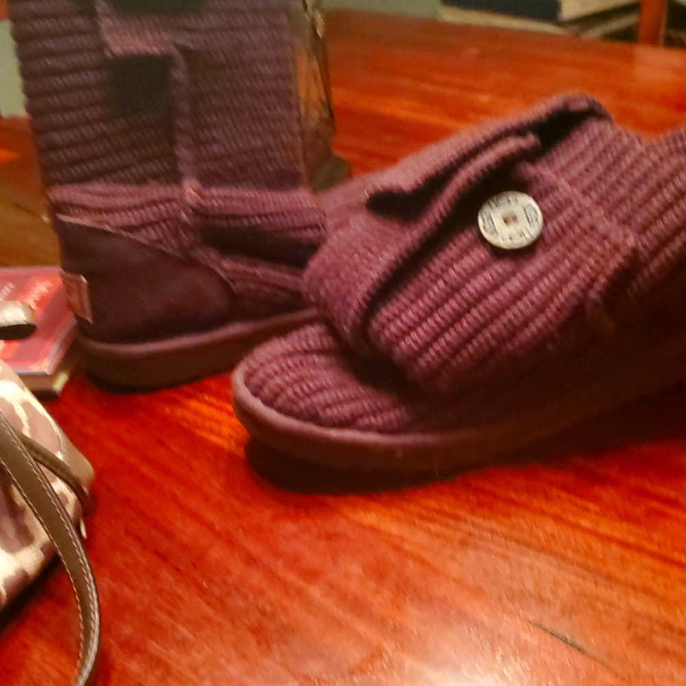 Ugg knit boots
